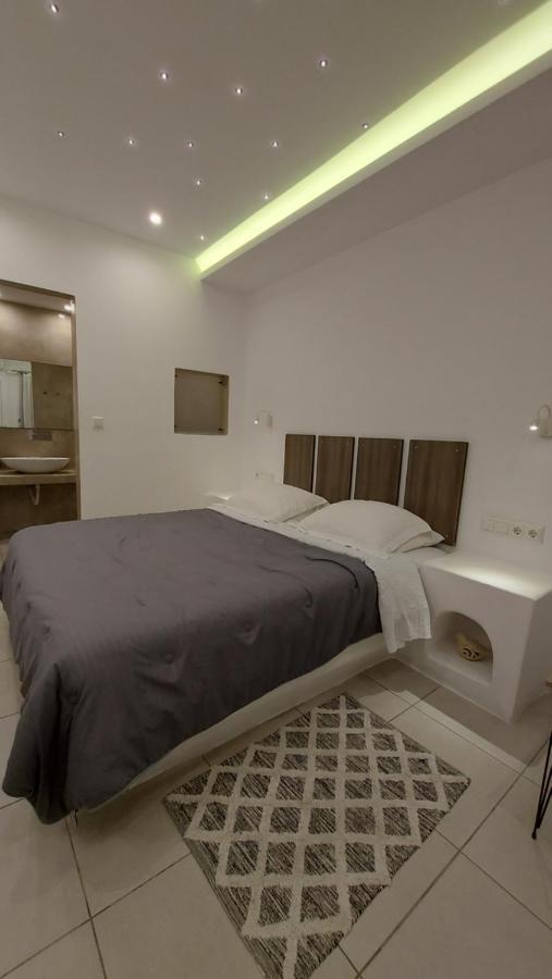 Ambience Suites Fira  Exterior photo