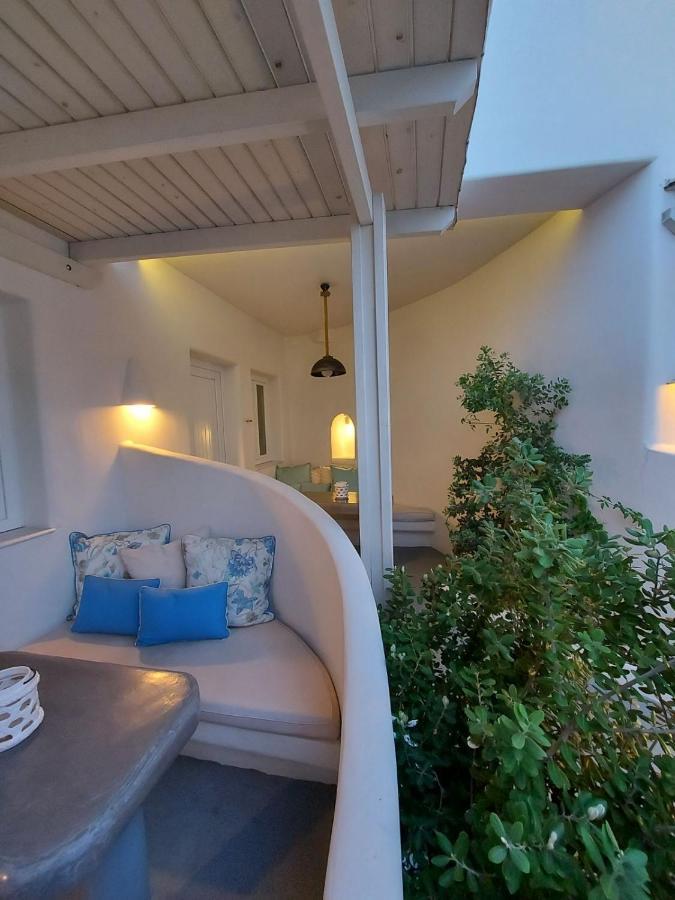 Ambience Suites Fira  Exterior photo
