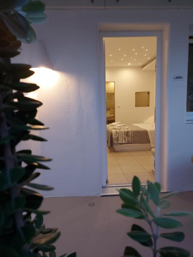 Ambience Suites Fira  Exterior photo