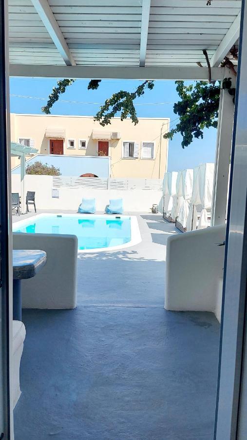 Ambience Suites Fira  Exterior photo
