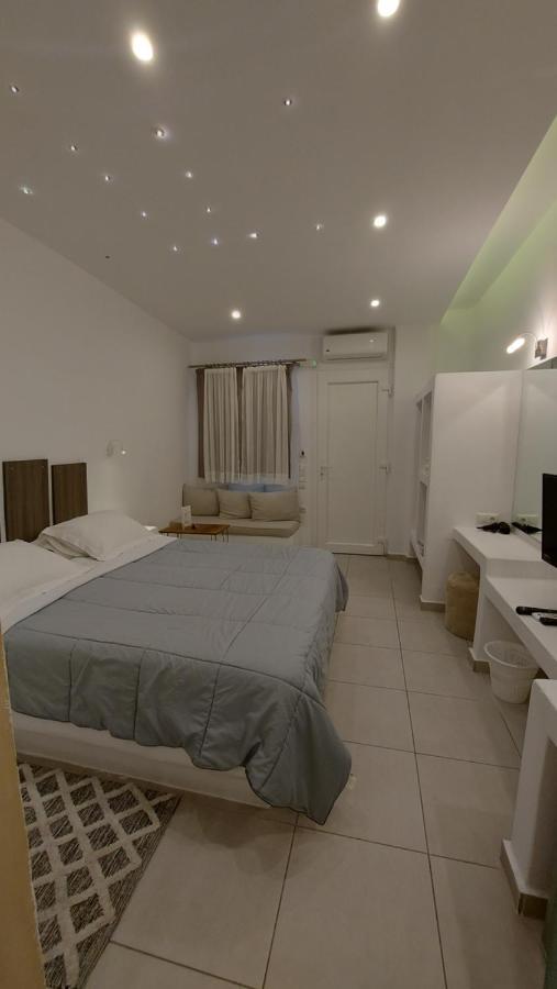 Ambience Suites Fira  Exterior photo