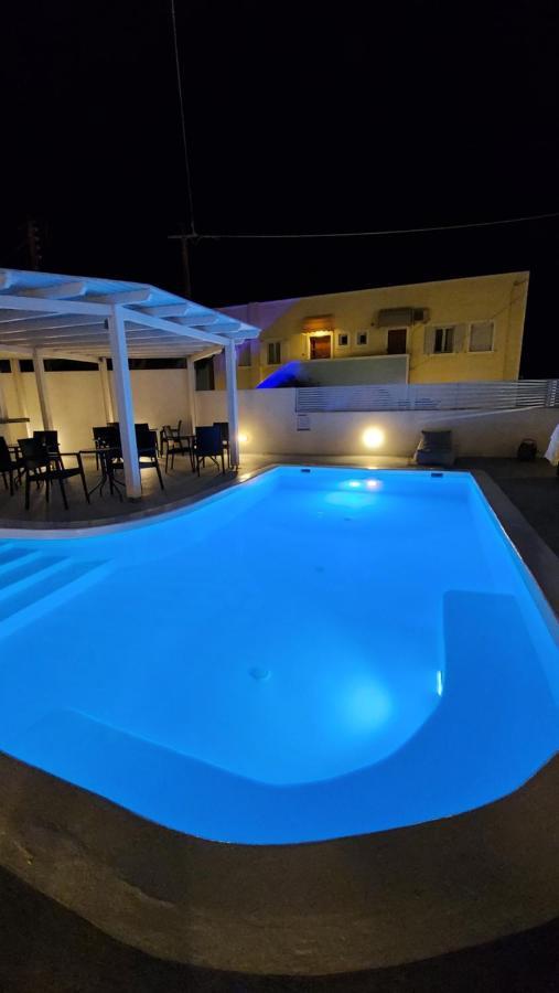Ambience Suites Fira  Exterior photo