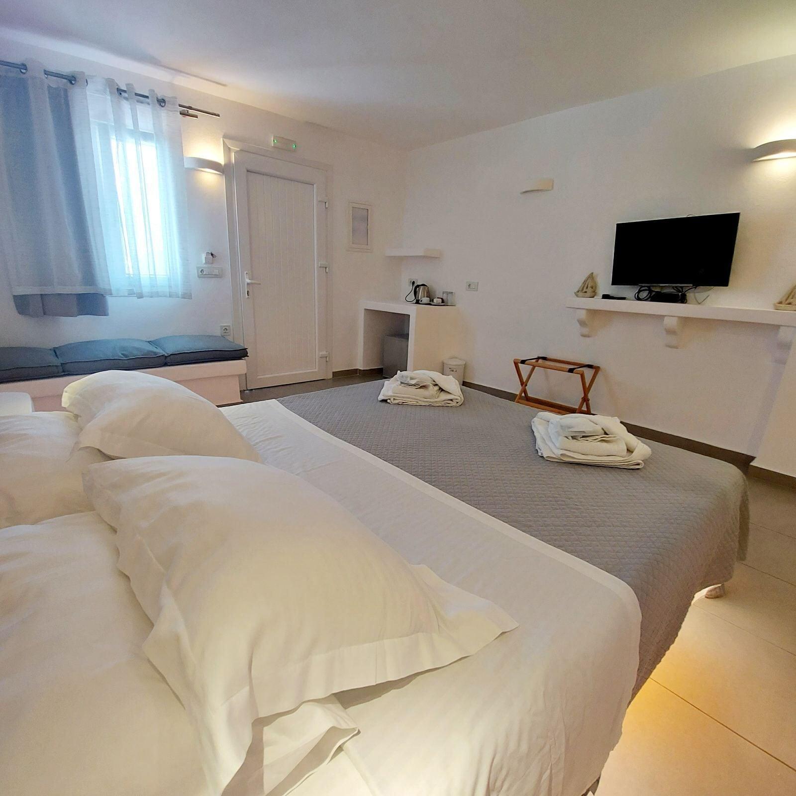 Ambience Suites Fira  Exterior photo