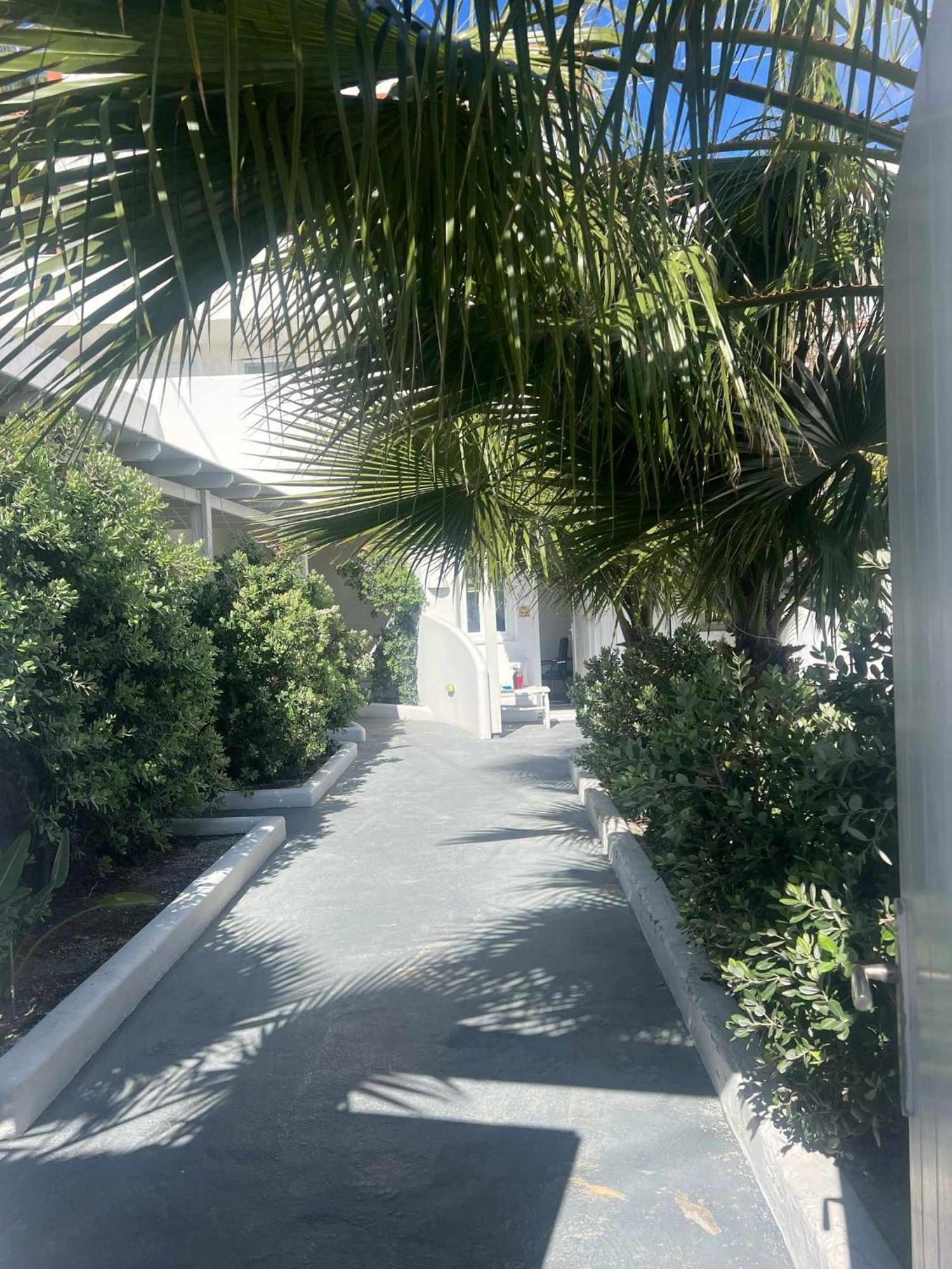 Ambience Suites Fira  Exterior photo