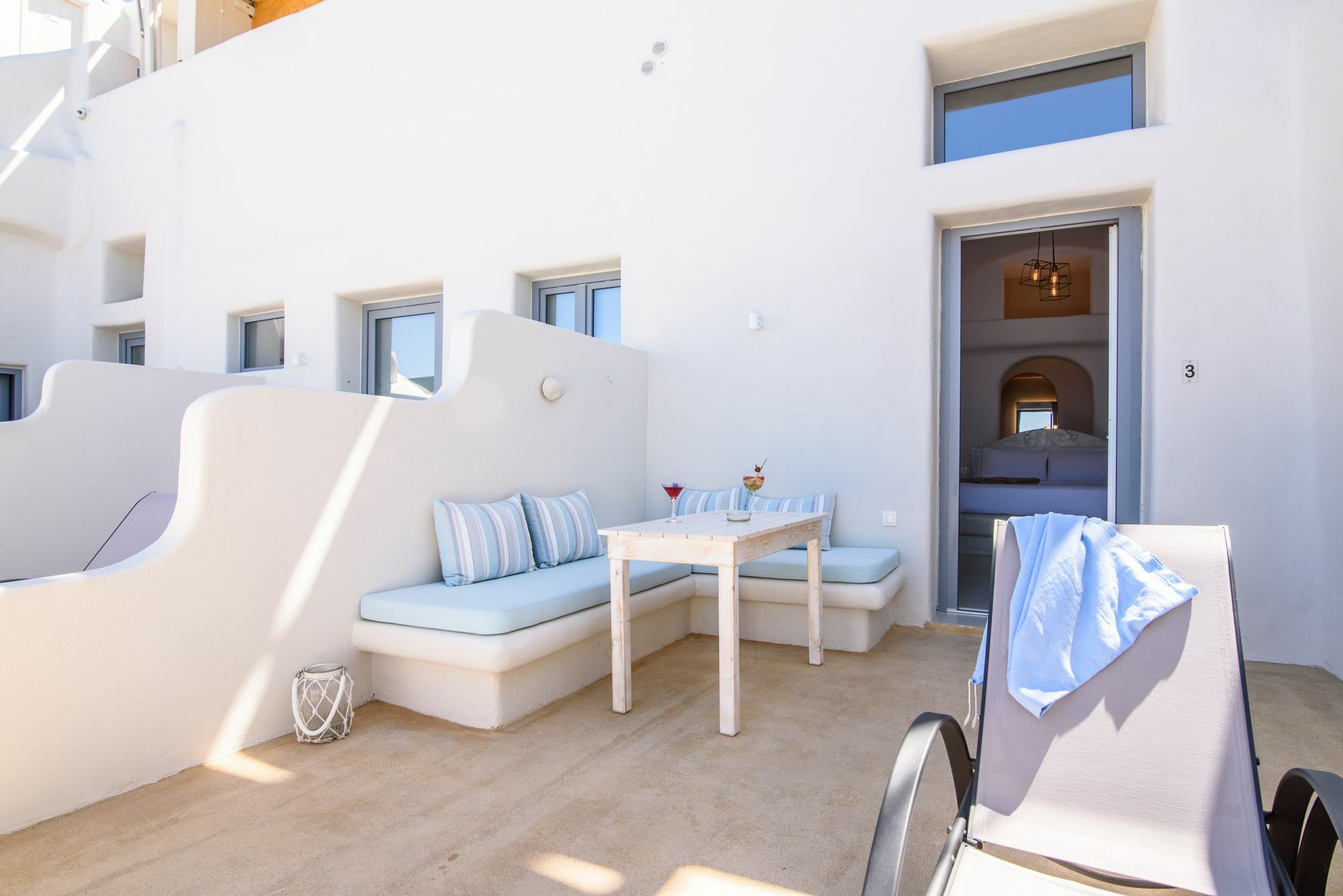 Ambience Suites Fira  Exterior photo
